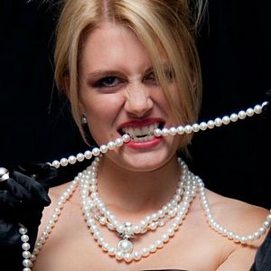 Model Pearls in mouth