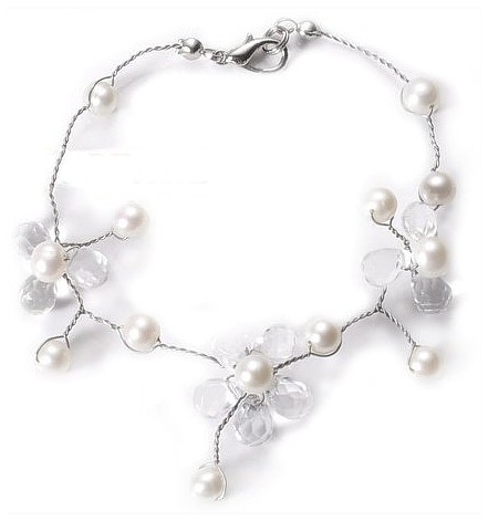 Flower Whisper Pearl Bracelet