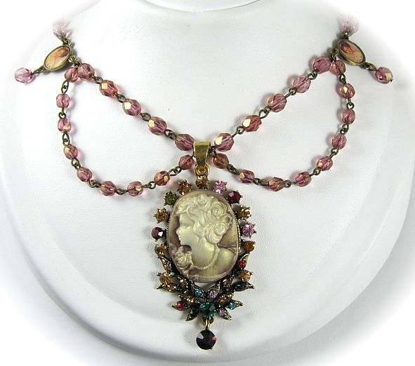 Vintage Lady Necklace